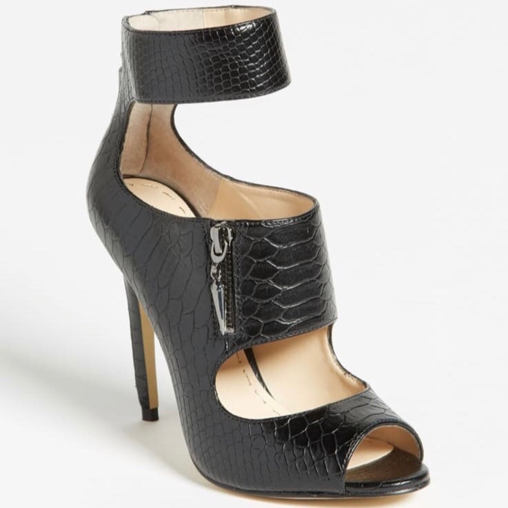 NIB Enzo Angiolini Nyambi zip heel 4M